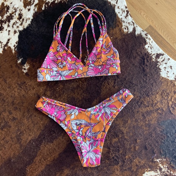 kulani Kinis Other - Kulani Kinis Floral Bikini